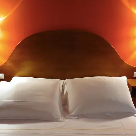 Ξενοδοχείο Extrahotel Paradise 2*